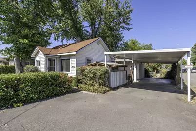 121 Elk Street, Medford, OR 97501 - Photo 3