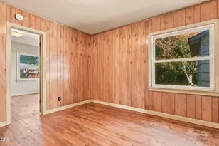 121 Elk St, Medford, OR 97501 - Photo 17