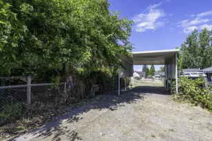 121 Elk St, Medford, OR 97501 - Photo 35
