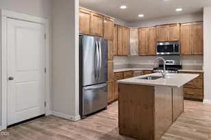 61589 Alstrup Rd, Bend, OR 97702 - Photo 5