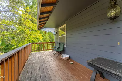 759 NW Bellevue Place, Grants Pass, OR 97526 - Photo 3