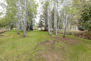 20314 Rae Rd, Bend, OR 97702 - Photo 29