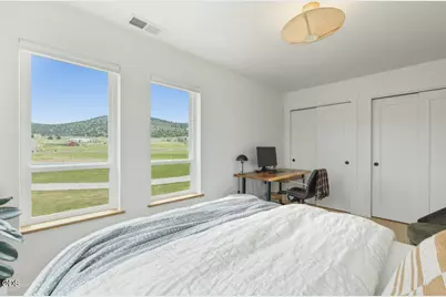 9431 Hill Road #9431 & 9435, Klamath Falls, OR 97603 - Photo 35