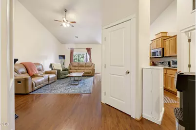 545 N Heights Drive, Eagle Point, OR 97524 - Photo 9