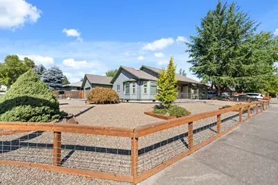 2515 Siskiyou, Medford, OR 97504 - Photo 3