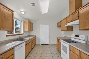 1911 Layla Dr, Medford, OR 97501 - Photo 17