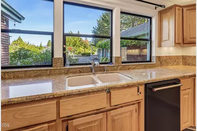 1935 SE Portola Drive, Grants Pass, OR 97526 - Photo 21