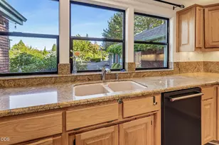 1935 SE Portola Dr, Grants Pass, OR 97526 - Photo 21
