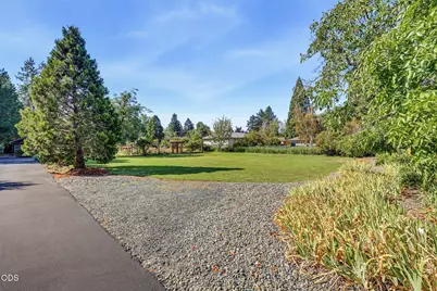 1935 SE Portola Drive, Grants Pass, OR 97526 - Photo 81
