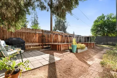 526 Bessie Street, Medford, OR 97504 - Photo 3