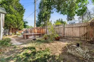526 Bessie St, Medford, OR 97504 - Photo 15