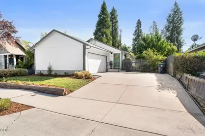 526 Bessie Street, Medford, OR 97504 - Photo 17