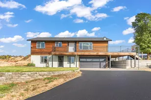 791 SE Grizzly Rd, Madras, OR 97741 - Photo 1