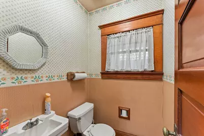 612 NW 3rd Street, Grants Pass, OR 97526 - Photo 9