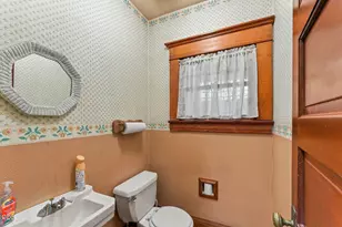 612 NW 3rd St, Grants Pass, OR 97526 - Photo 9