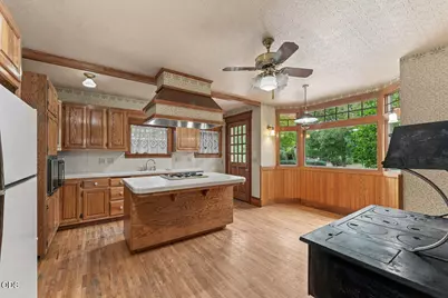 612 NW 3rd Street, Grants Pass, OR 97526 - Photo 7