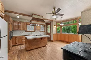 612 NW 3rd St, Grants Pass, OR 97526 - Photo 7