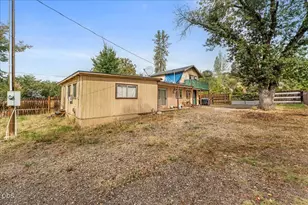 10483 Blackwell Rd, Central Point, OR 97502 - Photo 21