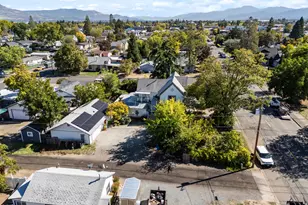 322 N 3rd St, Central Point, OR 97502 - Photo 69