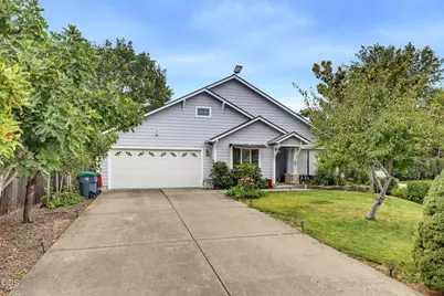120 Nadine Lane, Central Point, OR 97502 - Photo 3