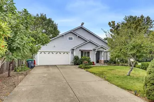 120 Nadine Ln, Central Point, OR 97502 - Photo 3