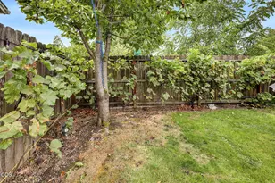 120 Nadine Ln, Central Point, OR 97502 - Photo 7