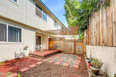 469 Tulipan Way, Talent, OR 97540 - Photo 9