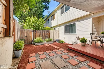469 Tulipan Way, Talent, OR 97540 - Photo 11