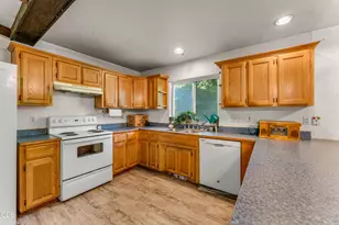 355 Cheslock Rd, Grants Pass, OR 97527 - Photo 9