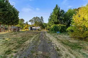 355 Cheslock Rd, Grants Pass, OR 97527 - Photo 23