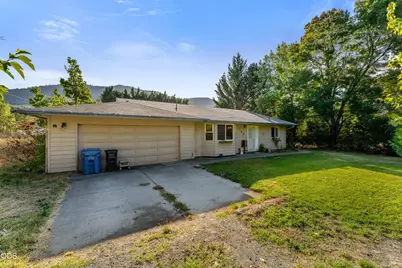355 Cheslock Road, Grants Pass, OR 97527 - Photo 1