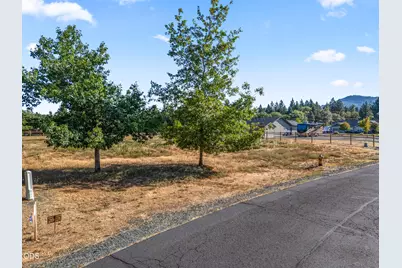 597 E Forks Circle #21, Cave Junction, OR 97523 - Photo 11
