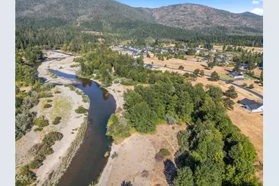 597 E Forks Circle #21, Cave Junction, OR 97523 - Photo 3