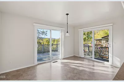 1802 NE Beacon Drive, Grants Pass, OR 97526 - Photo 11