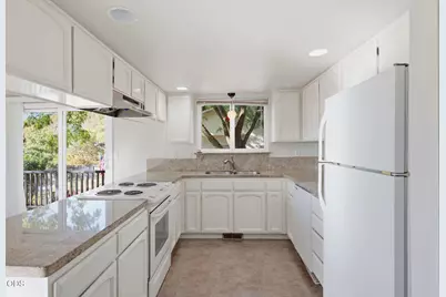1802 NE Beacon Drive, Grants Pass, OR 97526 - Photo 9