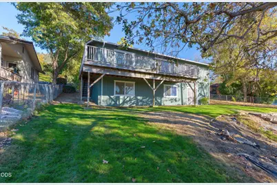 1802 NE Beacon Drive, Grants Pass, OR 97526 - Photo 5