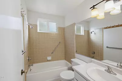 1802 NE Beacon Drive, Grants Pass, OR 97526 - Photo 23