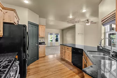 1806 NW Ivy Avenue, Redmond, OR 97756 - Photo 13
