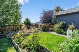 1806 NW Ivy Ave, Redmond, OR 97756 - Photo 31