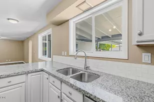 106 Victoria Way, Central Point, OR 97502 - Photo 11