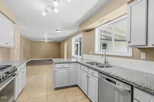 106 Victoria Way, Central Point, OR 97502 - Photo 9