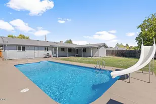 106 Victoria Way, Central Point, OR 97502 - Photo 3