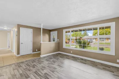 106 Victoria Way, Central Point, OR 97502 - Photo 5