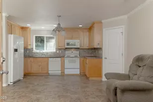 5195 Riverbanks Rd, Grants Pass, OR 97527 - Photo 31
