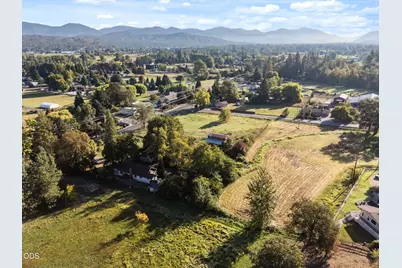 4827 Leonard Road, Grants Pass, OR 97527 - Photo 47