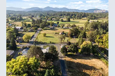 4827 Leonard Road, Grants Pass, OR 97527 - Photo 45