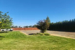 96 W Gregory Rd, Central Point, OR 97502 - Photo 35