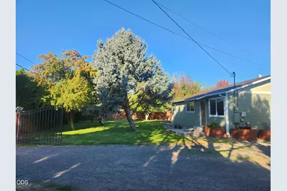 96 W Gregory Road, Central Point, OR 97502 - Photo 3
