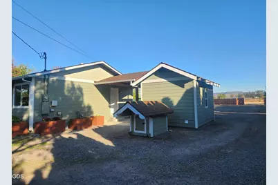 96 W Gregory Road, Central Point, OR 97502 - Photo 5