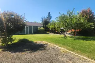 96 W Gregory Rd, Central Point, OR 97502 - Photo 37